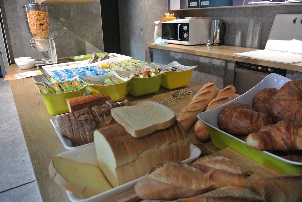 Ibis Budget Chambery Sud Challes Les Eaux Eksteriør billede