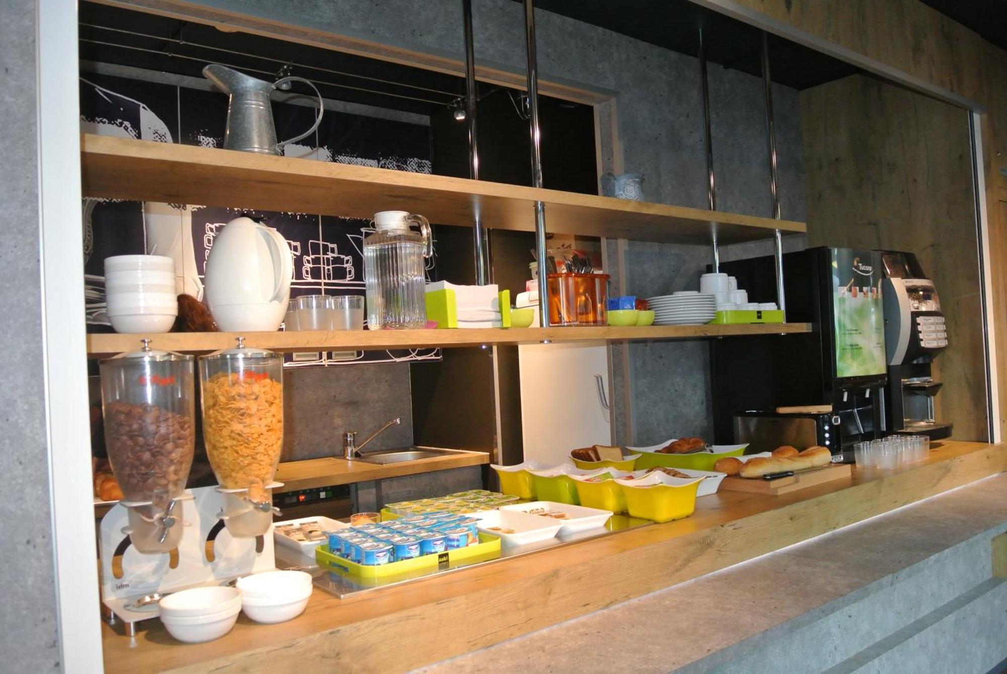 Ibis Budget Chambery Sud Challes Les Eaux Eksteriør billede