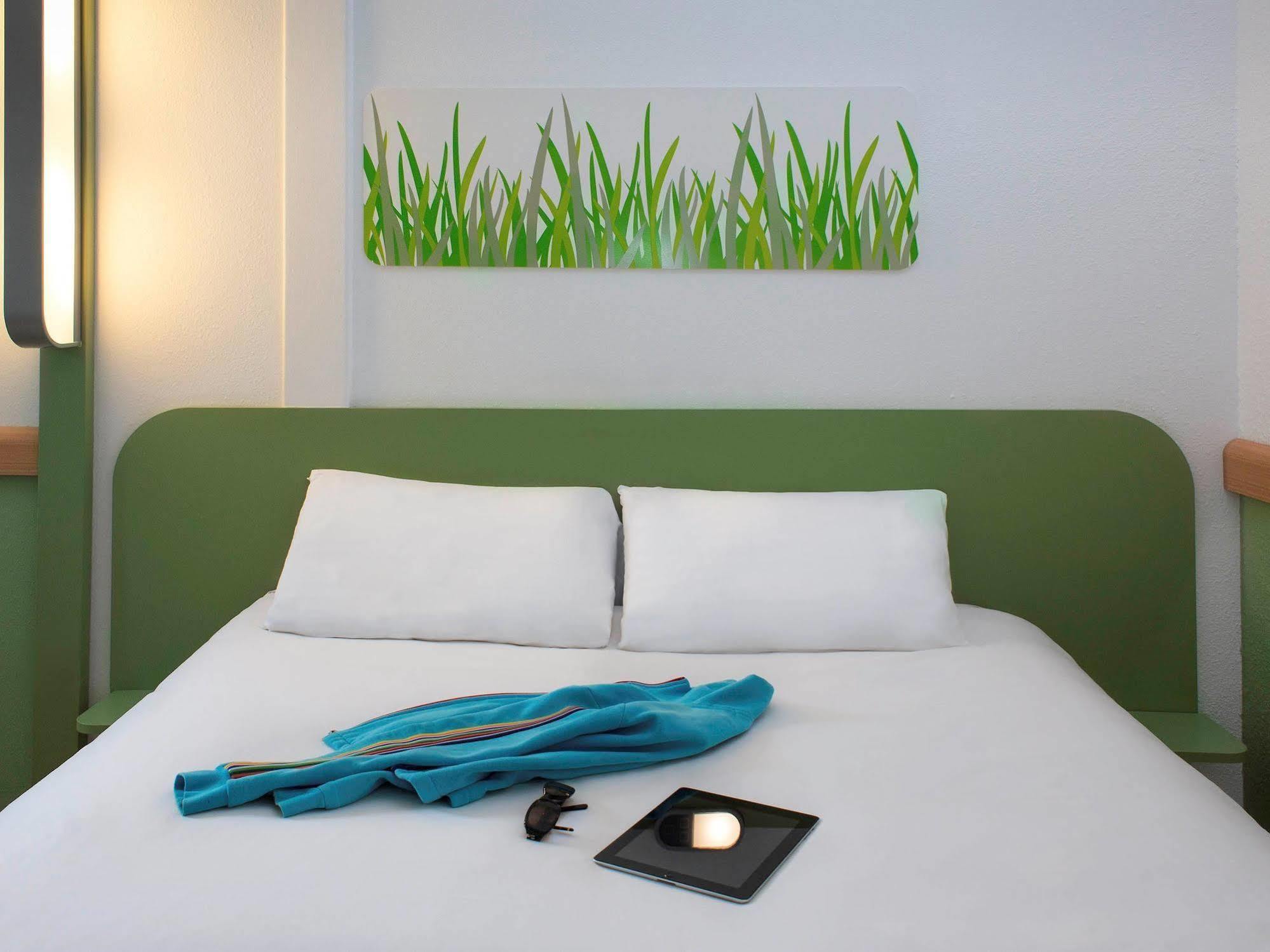 Ibis Budget Chambery Sud Challes Les Eaux Eksteriør billede